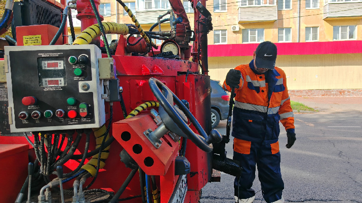 На устранение дефектов дорожного покрытия в Костроме направлено почти 12,5 тысяч тонн асфальтобетона  