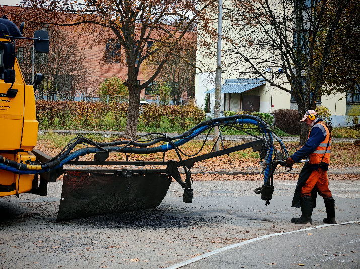 Для сохранения асфальтового покрытия на дорогах Костромы организованы восстановительные работы 