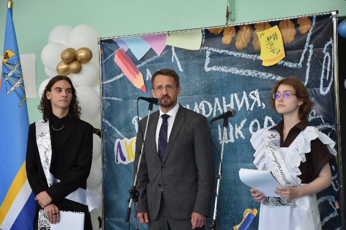 Глава города Олег Болоховец поздравил костромских выпускников с окончанием школы