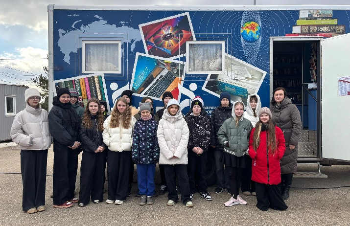 Библиомобиль КИБО едет в городские парки с новой просветительской программой 