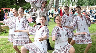 В субботу состоялся юбилейный концерт ансамбля народного танца "Дарина"